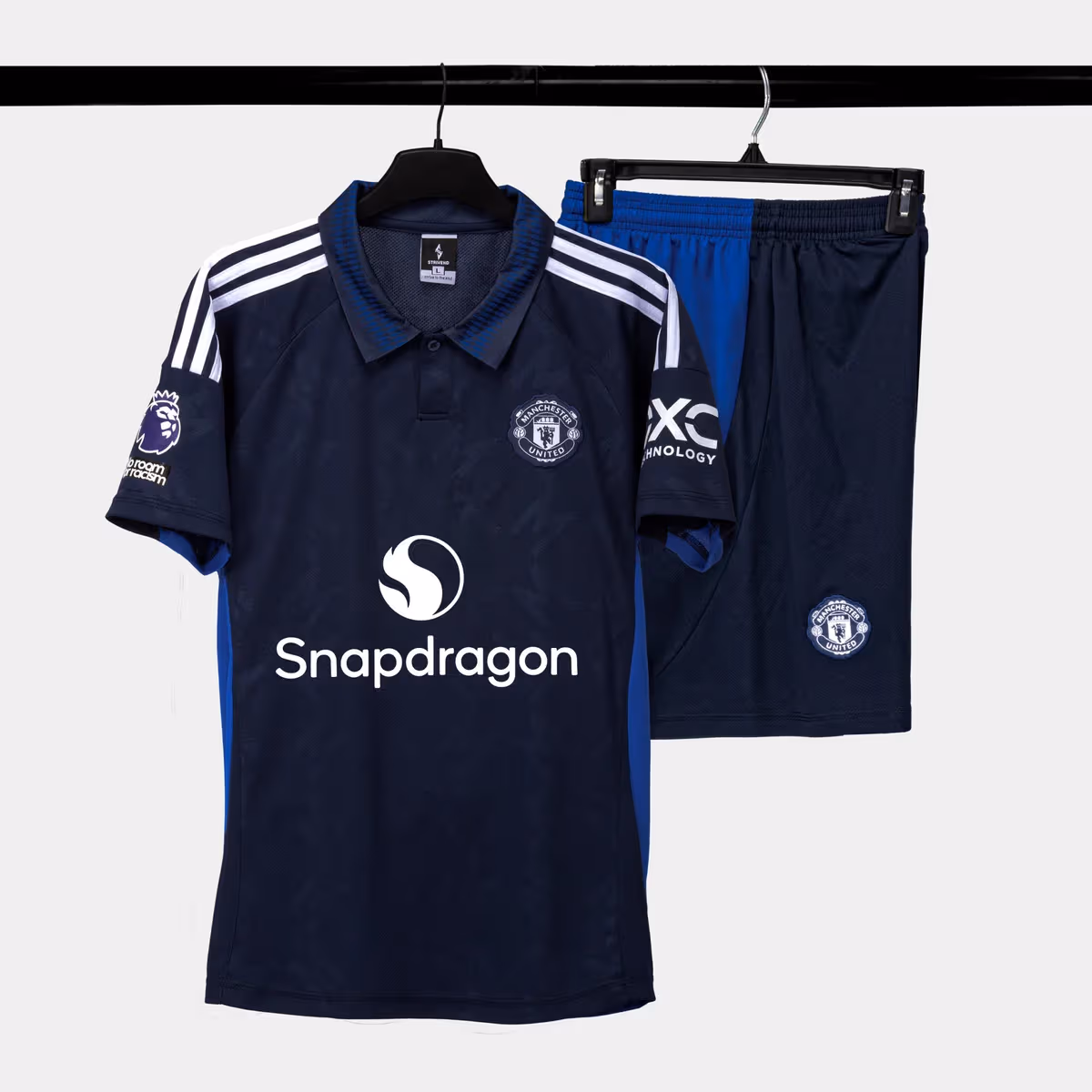 Bộ Quần Áo Bóng Đá Strivend Manchester United Xanh Đen 24/25